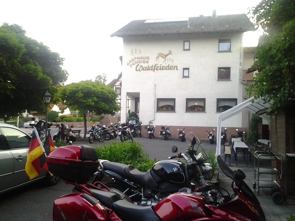 ホテルLandgasthof Waldfrieden Wildensee エクステリア 写真