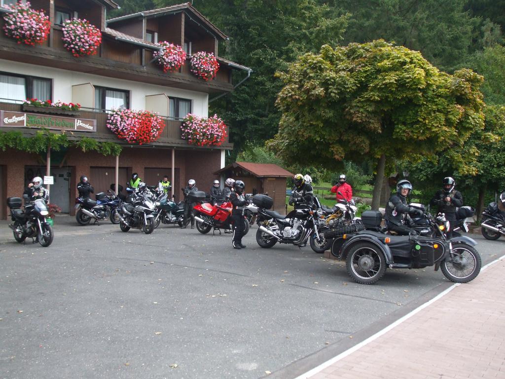 ホテルLandgasthof Waldfrieden Wildensee エクステリア 写真